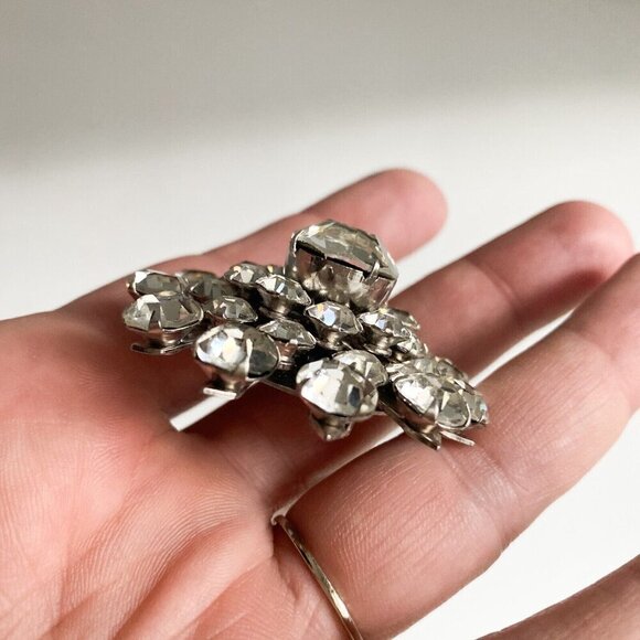 Vintage Clear Rhinestone Snowflake Theme Sparkly Brooch - Picture 5 of 7